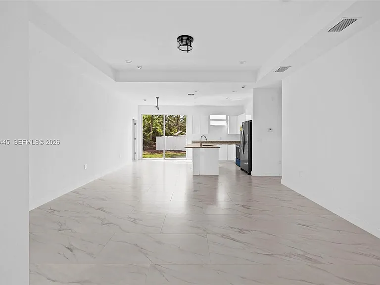 1923 Sunniland Blvd — Photo 2