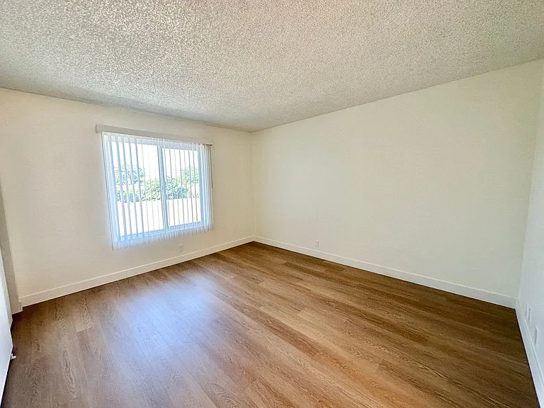 Bolsa Gardens Apartment Homes — Photo 24