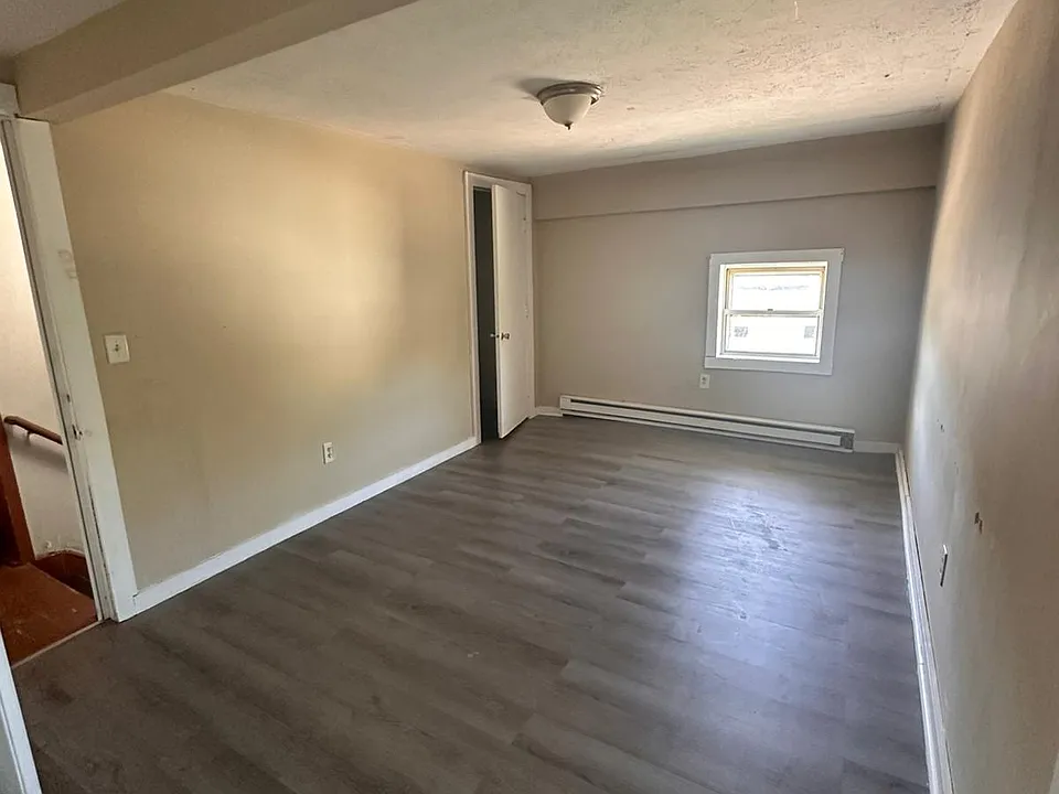 16 Bridge St #18