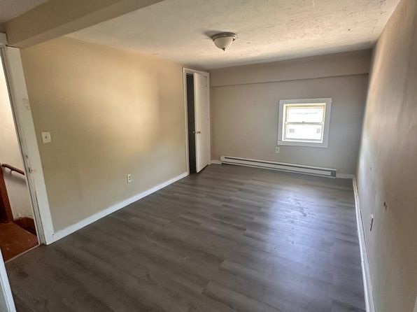 16 Bridge St #18