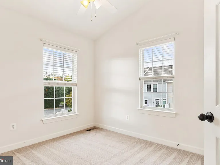 300 Dixon St #308 — Photo 22