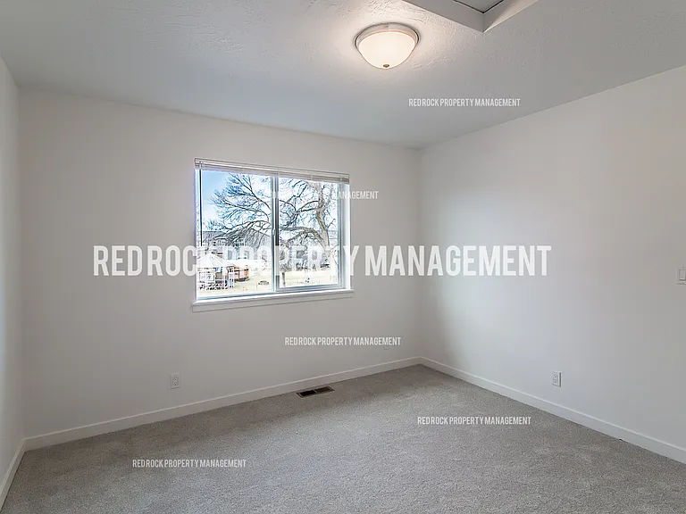 1118 N Davis Ln — Photo 13