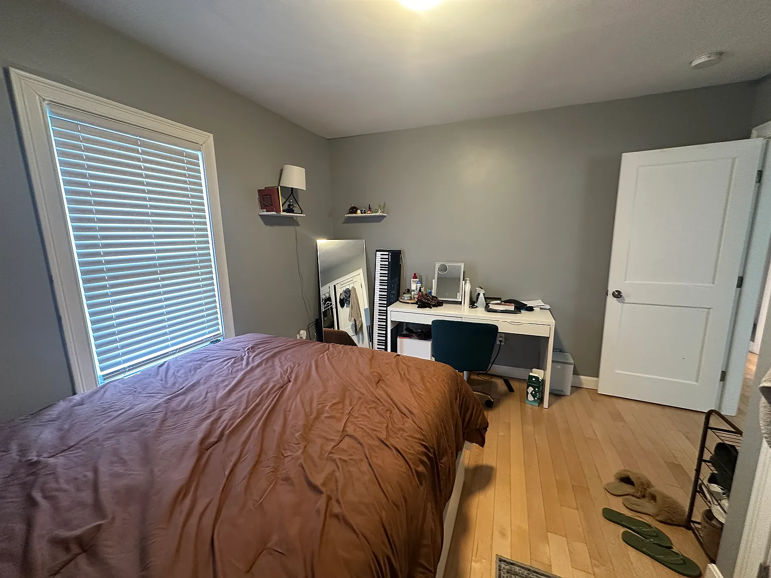 3 bed, 1000 sqft, $4,100 — Photo 3