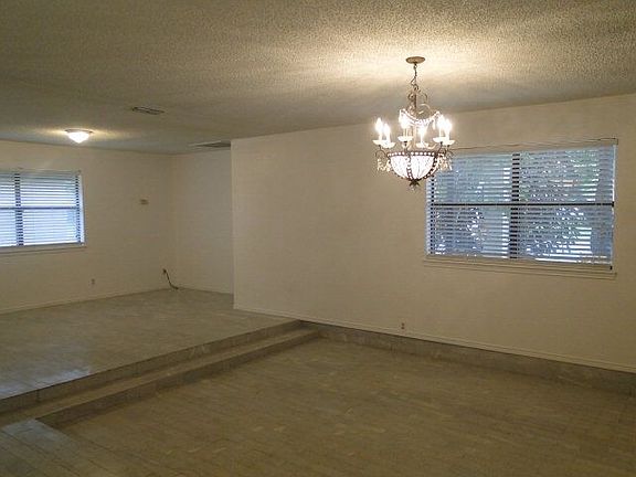 2nd image of 44 Casa De Amigos