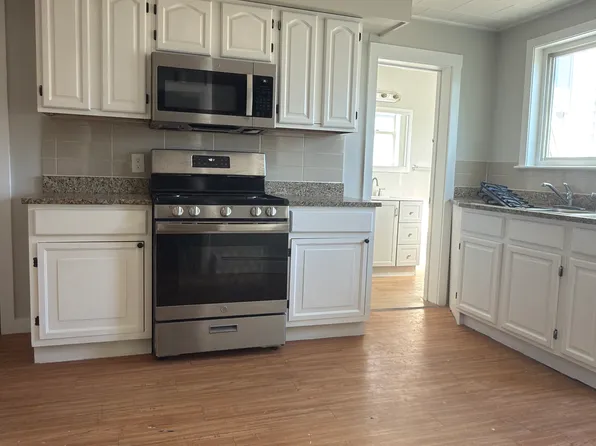 18 Lincoln Ave #1, Riverside, RI 02915