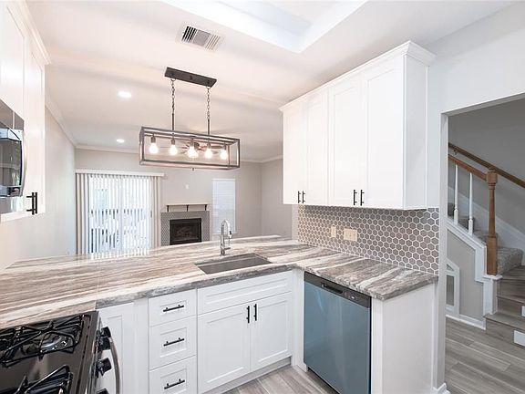 4th image of 2930 Grants Lake Blvd