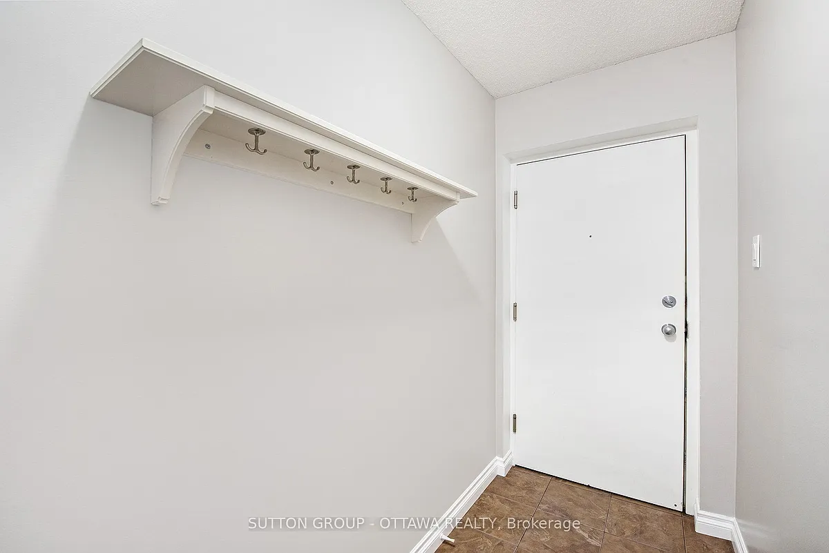 Building Photo - 2461 Dunning Rd #2