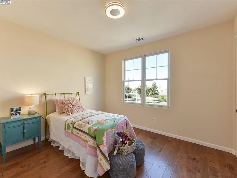211 Kingfisher Ave — Photo 28