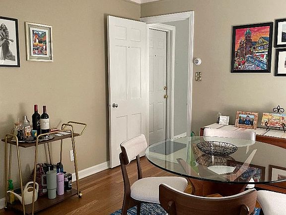 Dining Room/Kitchen entry