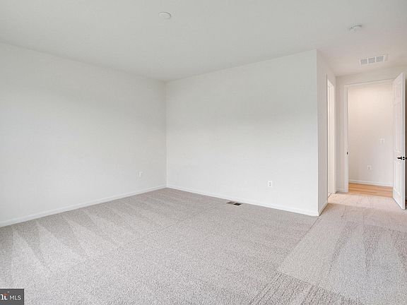 4th image of 125 Marble Oak Dr