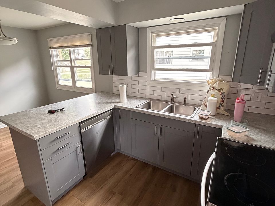 1st image of 8318 W Crawford Ave #8318