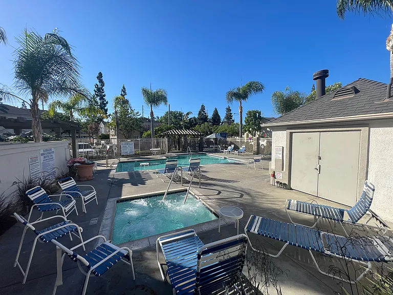 1080 Tustin Grove Dr — Photo 32