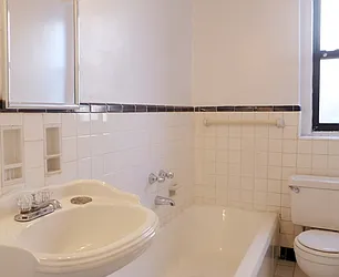 Rented by Otto Nielsen Realty