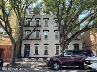 440 Saint Marks Pl, Staten Island, NY 10301