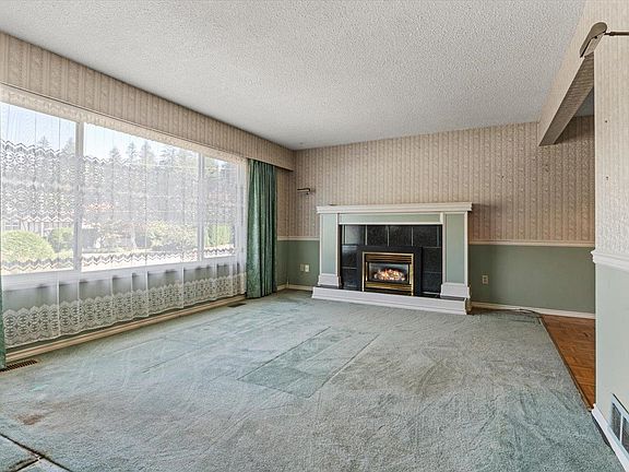 4th image of 63752 Heather Ave