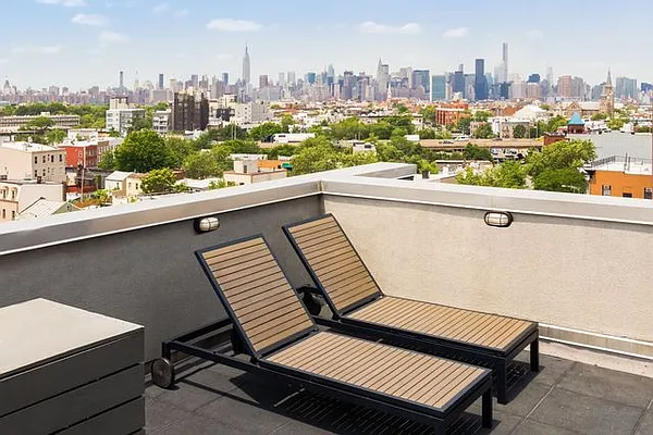 Sold by Corcoran | media 24