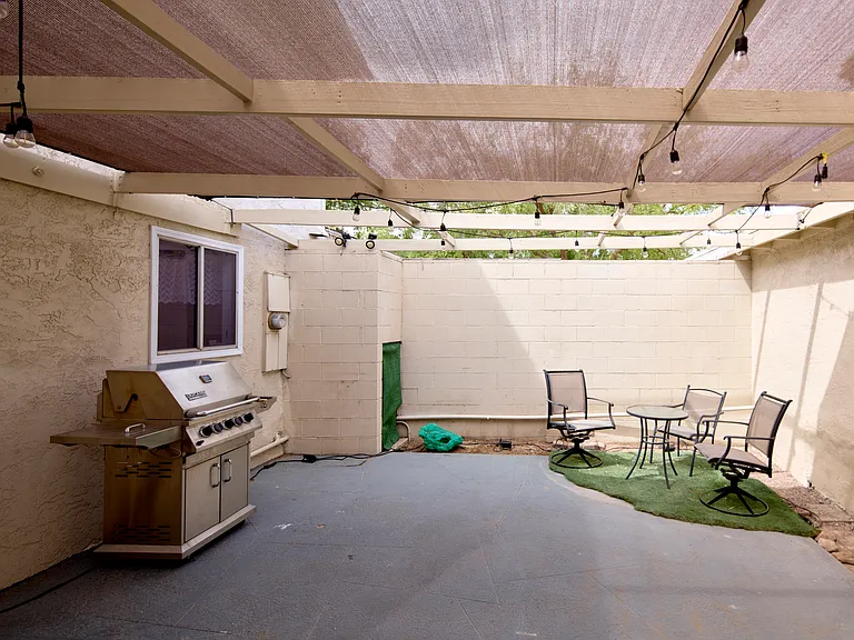 652 Greenbriar Townhouse Way — Photo 28