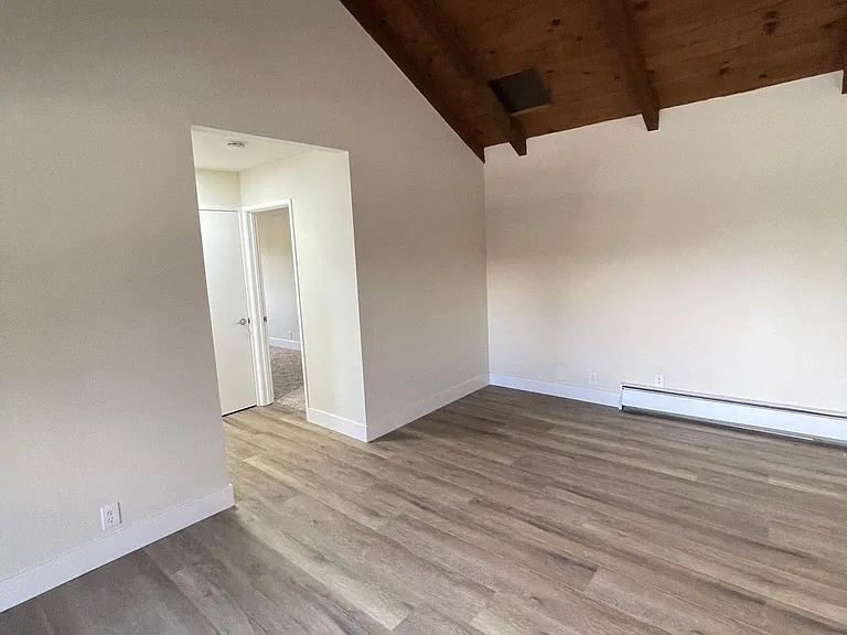 607 Timberpine Ave #2 — Photo 4