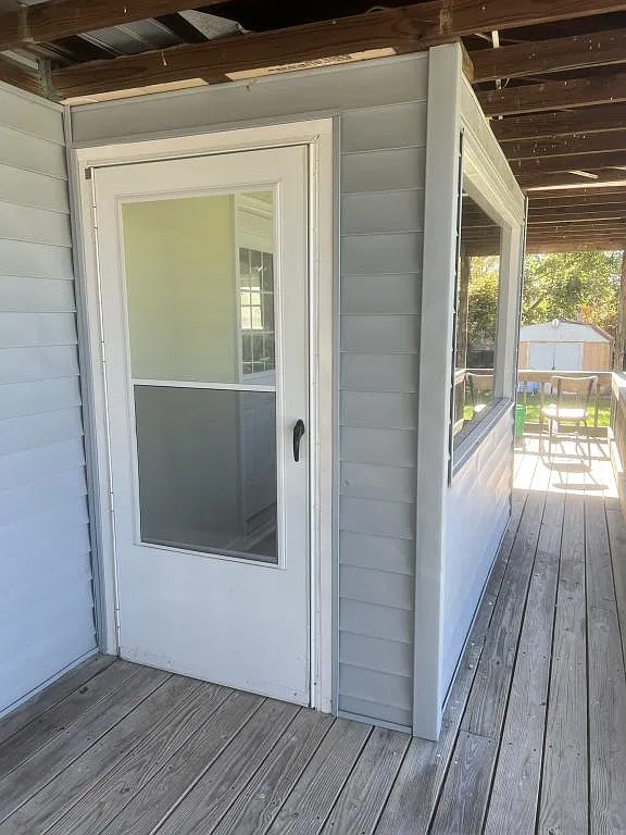 833 Lee Ave — Photo 3