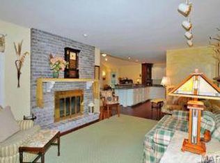 1741 Fawnvalley Dr, Saint Louis, MO 63131