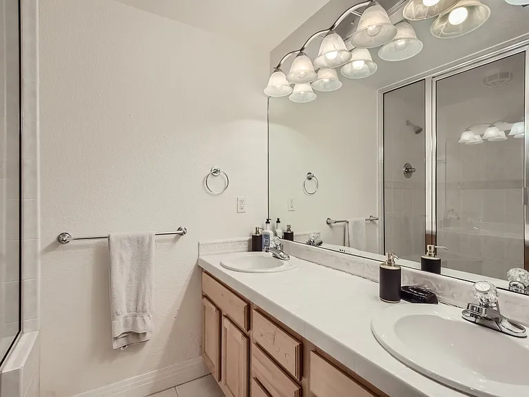 7215 Spring Creek Cir — Photo 26