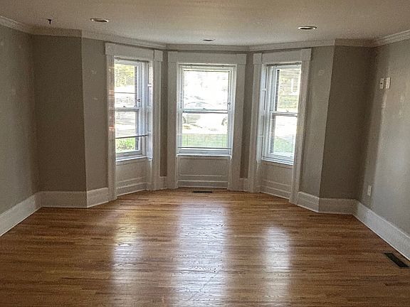 4th image of 188 Western Ave #1