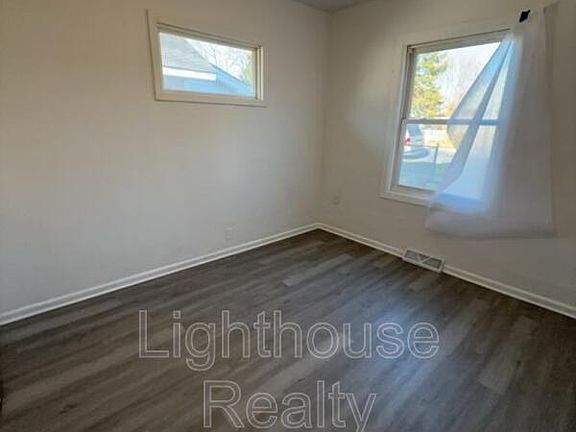 3rd image of 4334 Hickory Ave