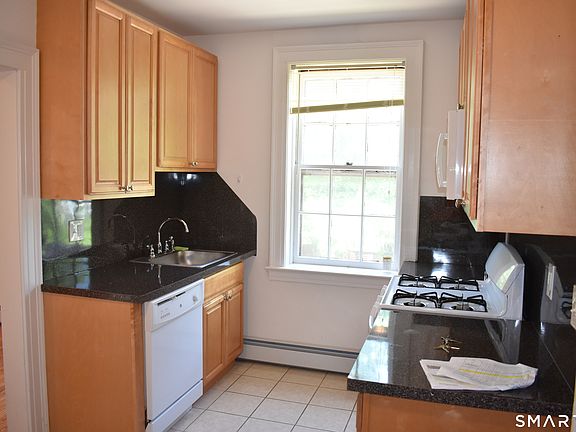 3rd image of 151 Cold Spring St #B3