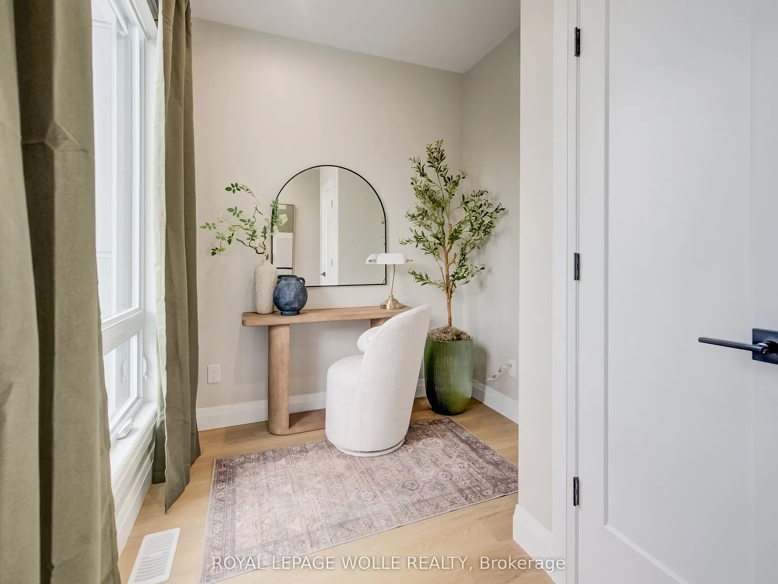 2 bed, $2,350 — Photo 4