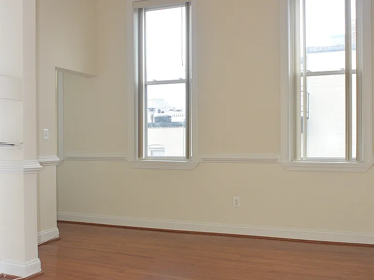 916 Light St #A — Photo 2