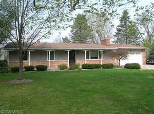 906 Pine St, Three Rivers, MI 49093