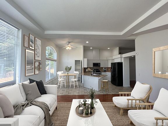3rd image of 132 Bilboa Court