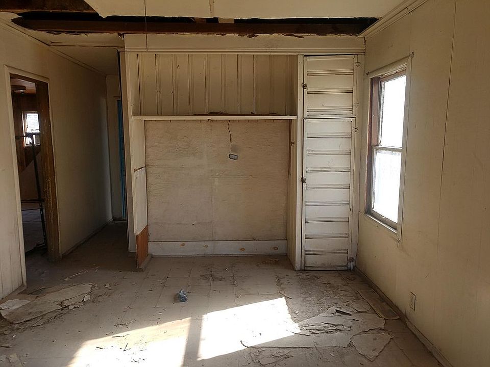 2nd image of 722 Hayden Ave