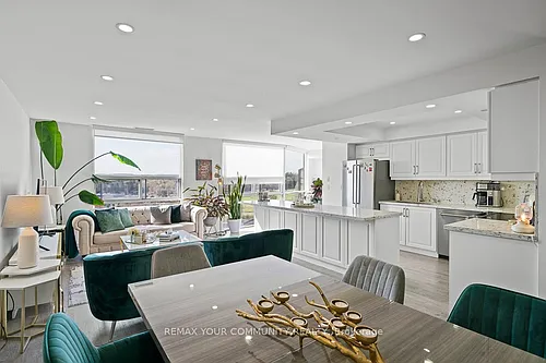 20 Harding Blvd W Photo 1