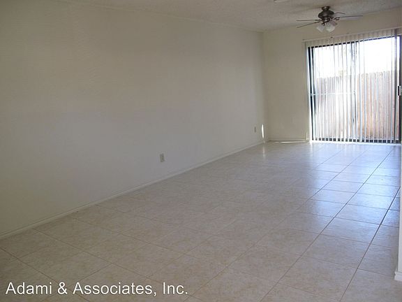 2nd image of 922 Fannin St APT 113