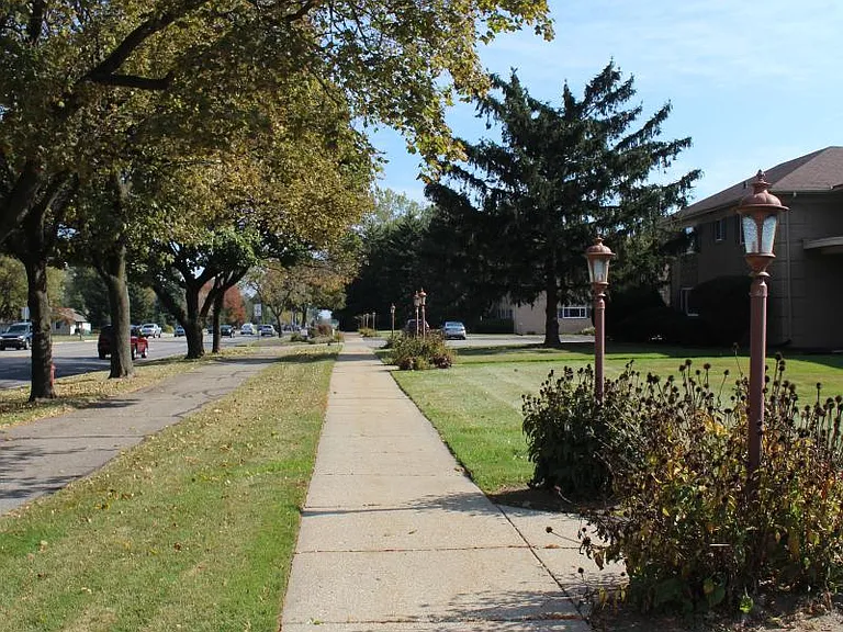 2311 Walton Blvd #43 — Photo 2