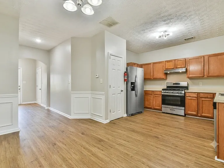 2529 Emma Way — Photo 14