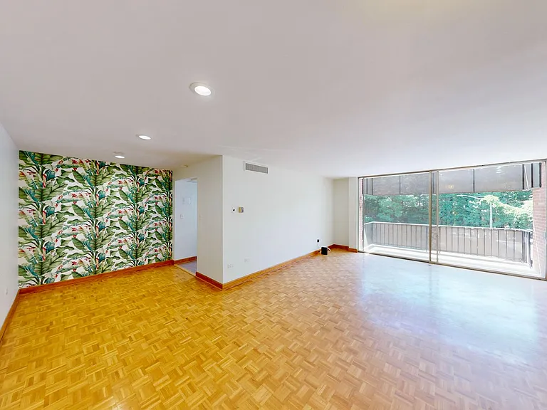 1300 Queens Rd #309 — Photo 2