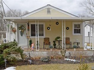279 Boulevard Dr, Wayne, NJ 07470
