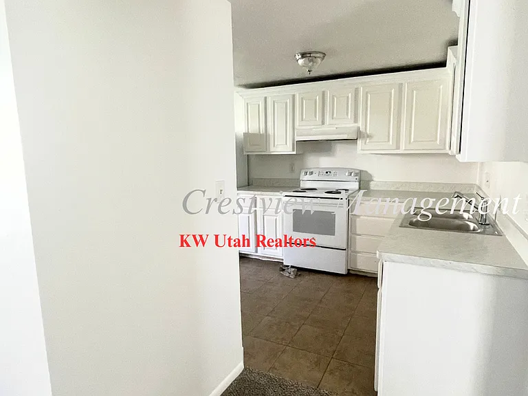 Washington Terrace 8-Plex — Photo 14