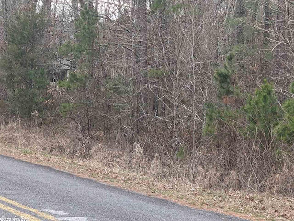 2nd image of 9 Sunshine Farms Rd