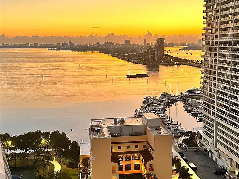 1750 N Bayshore Dr #2106 — Photo 18