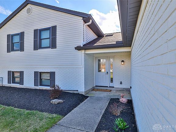 3rd image of 1596 Roamont Dr