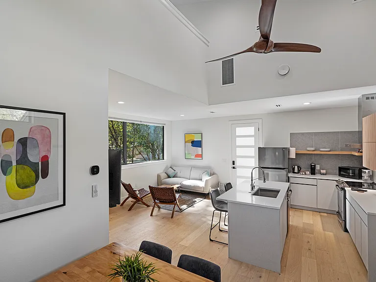 1100 Romeria Dr — Photo 6