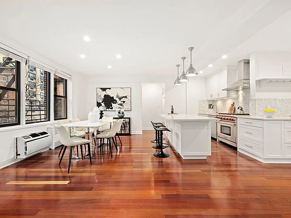 5th image of 211 E 18th St APT 2R