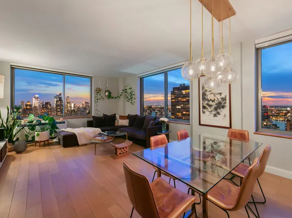 101 West 67th Street image 11 of 17