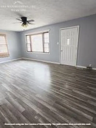 3 bed, 1.5 bath, $1,195 — Photo 2