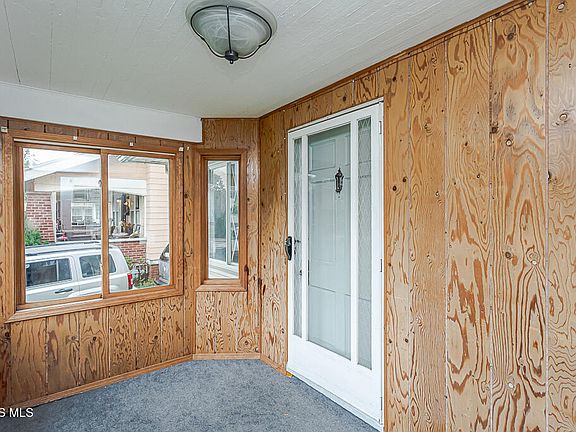 4th image of 1938 Fernwood Ave