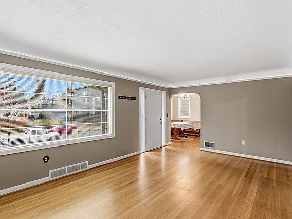 4th image of 6700 N Greenwich Ave