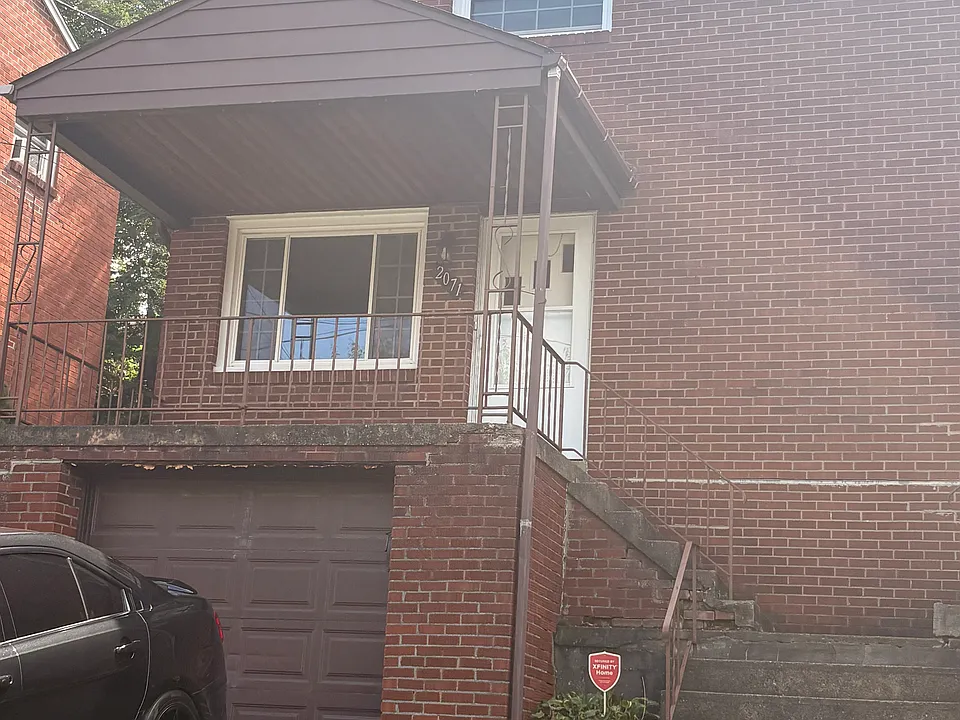 2071 Woodward Ave